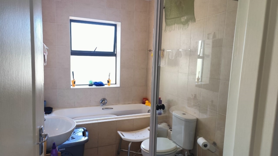 To Let 3 Bedroom Property for Rent in Parklands Western Cape